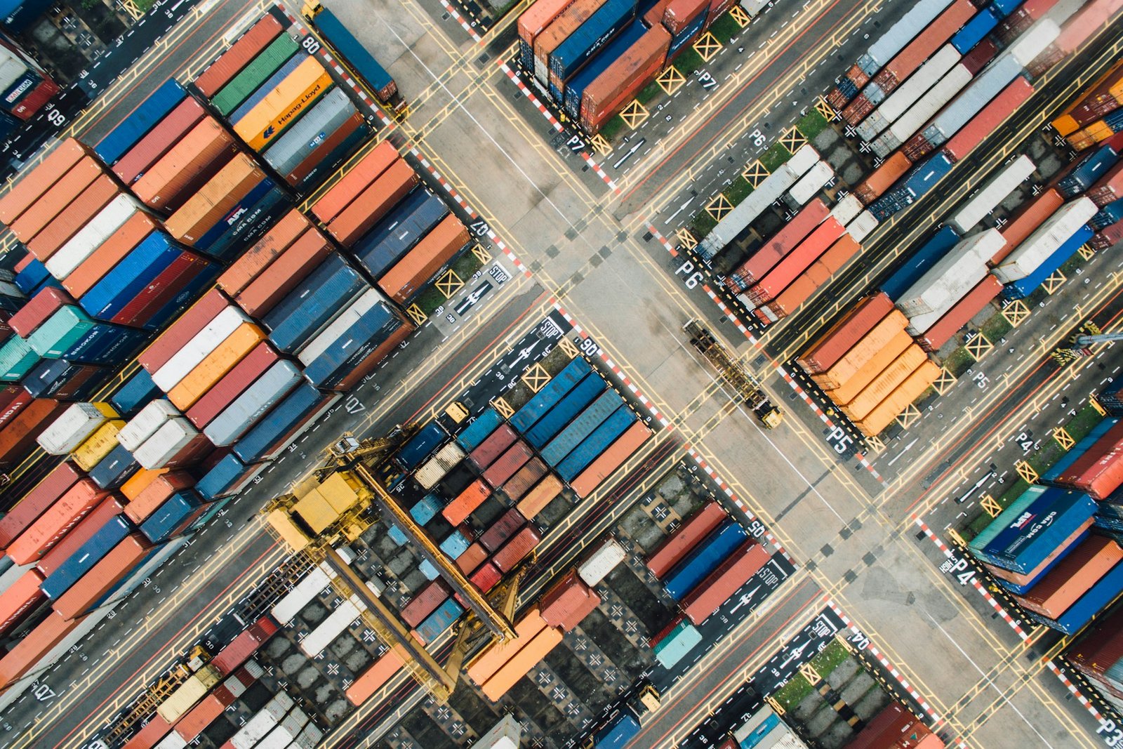 Assistente de Operações Logísticas: o que faz, salário e como entrar na área